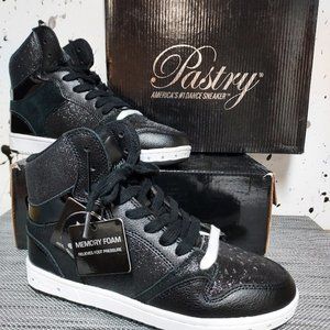 Pastry Sneaker Glam Pie size 6 Black glitter  with white sole in original box
